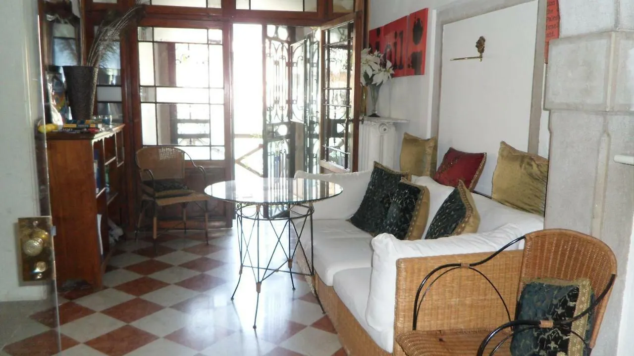 Konukevi Honeymoon Suite On Grand Canal Venedik İtalya