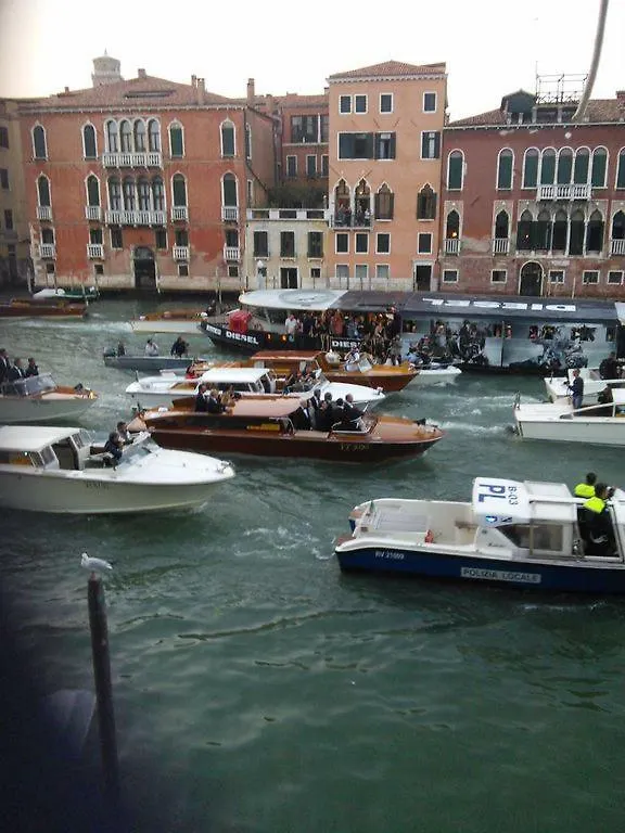 Honeymoon Suite On Grand Canal Velence 0*,