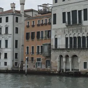 *** Guest house Leon Bianco On The Grand Canal Italy